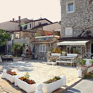  Apartment Lovely Es
